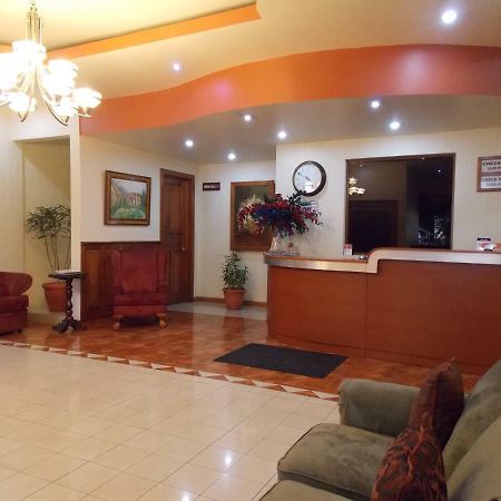 Hotel Anna Inn Olintepeque Екстериор снимка