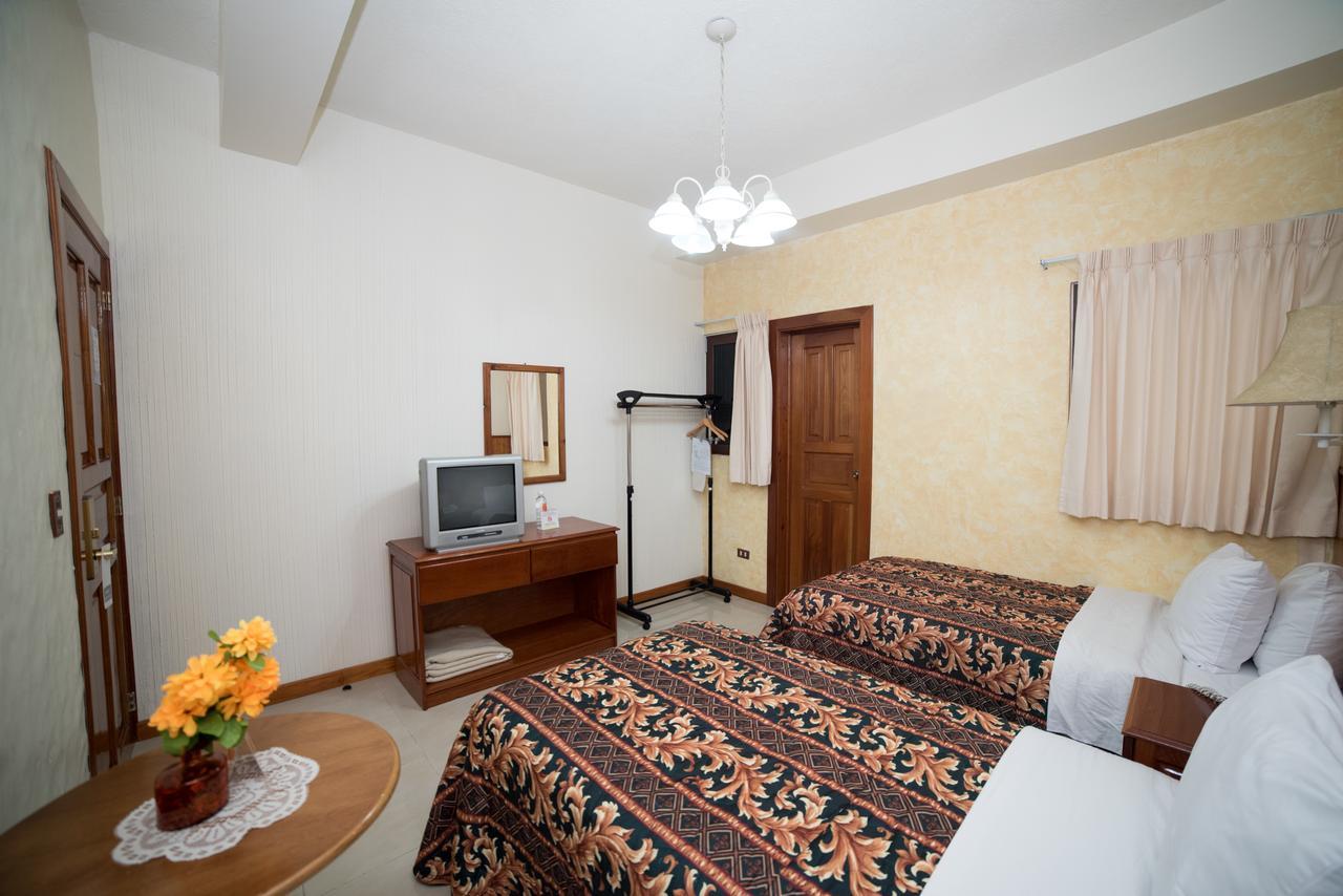 Hotel Anna Inn Olintepeque Екстериор снимка
