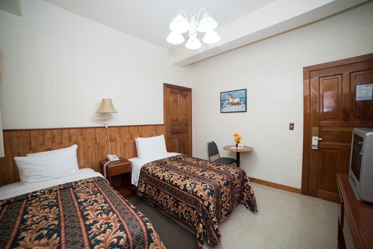 Hotel Anna Inn Olintepeque Екстериор снимка