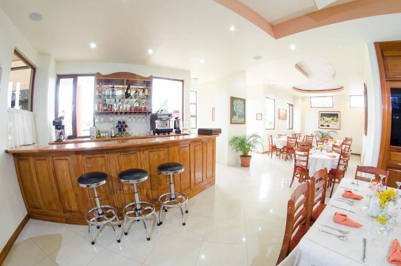 Hotel Anna Inn Olintepeque Екстериор снимка