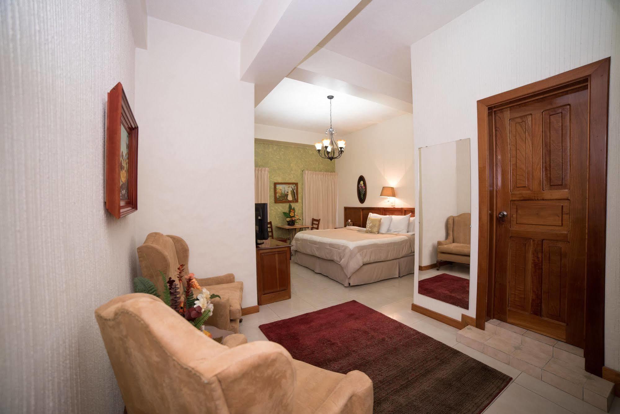 Hotel Anna Inn Olintepeque Екстериор снимка