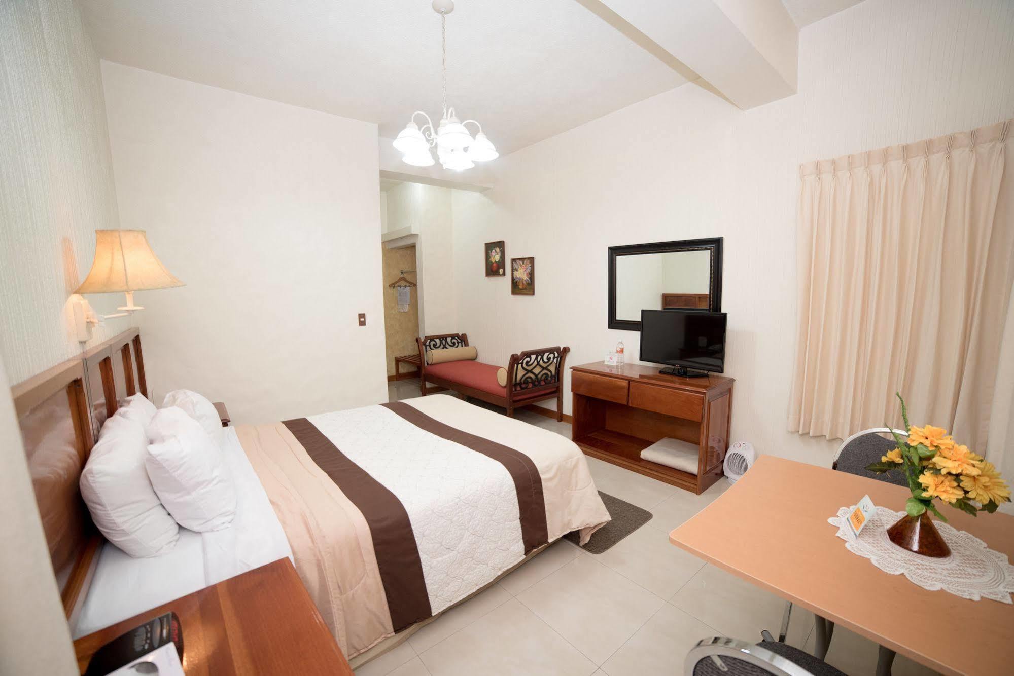 Hotel Anna Inn Olintepeque Екстериор снимка