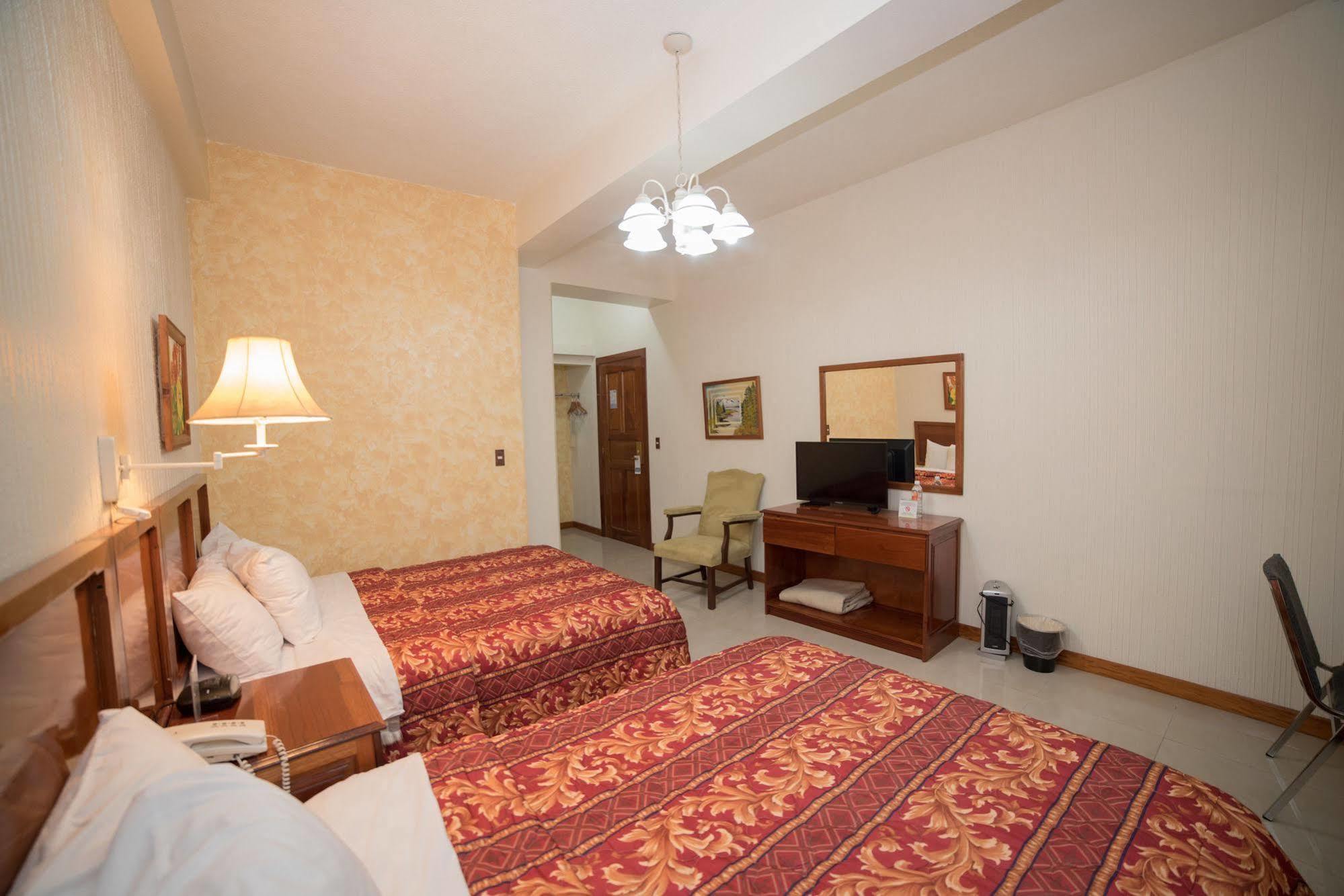 Hotel Anna Inn Olintepeque Екстериор снимка
