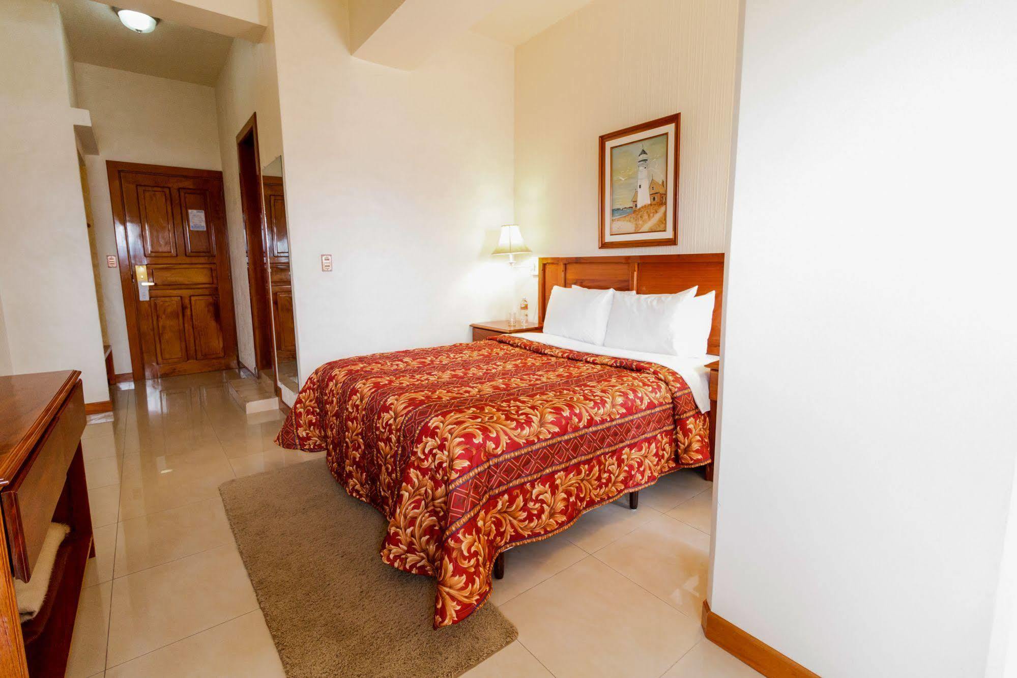 Hotel Anna Inn Olintepeque Екстериор снимка
