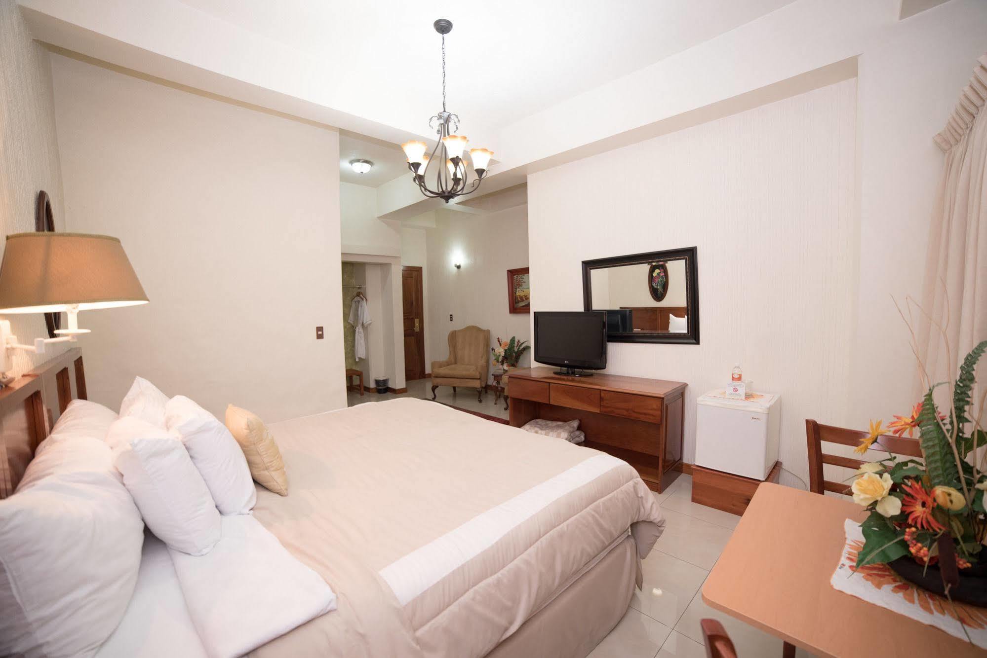 Hotel Anna Inn Olintepeque Екстериор снимка