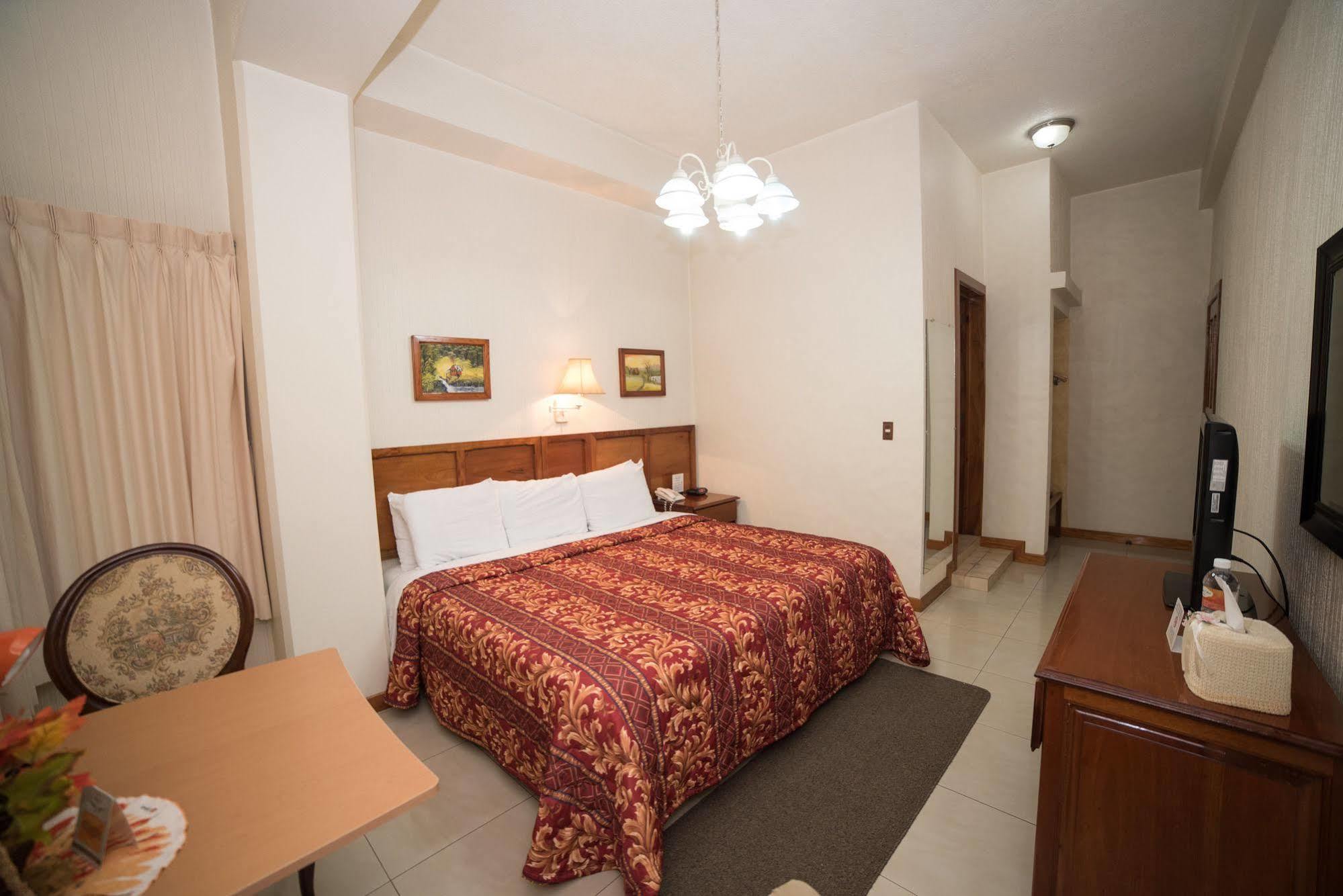 Hotel Anna Inn Olintepeque Екстериор снимка